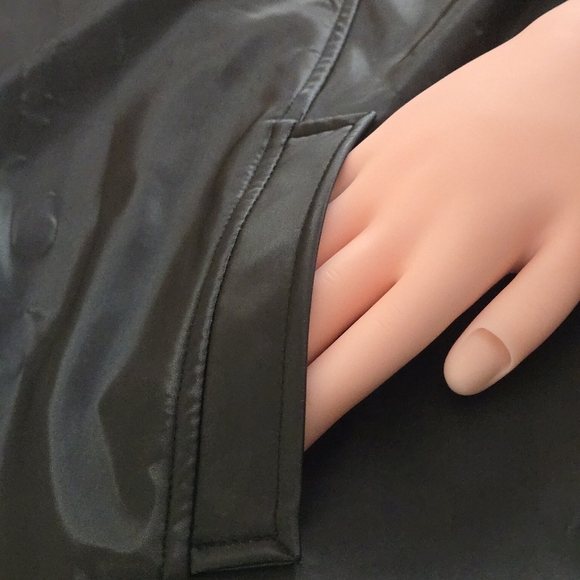 Outbrook Women Large (12/14) Sleek Black Rain Jacket Hidden Buttons with FLAW - Picture 8 of 14